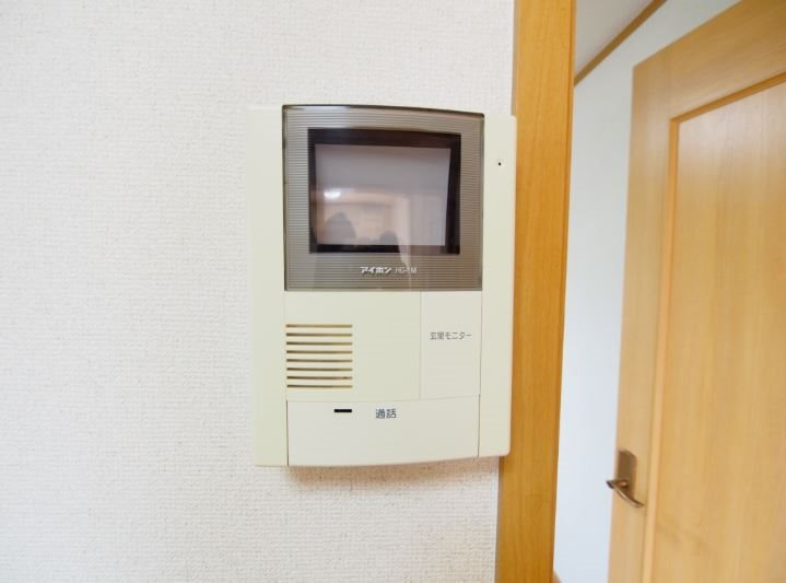 ジュネス馬場Ｂ棟 来客の顔が確認出来る、TVインターホンです。