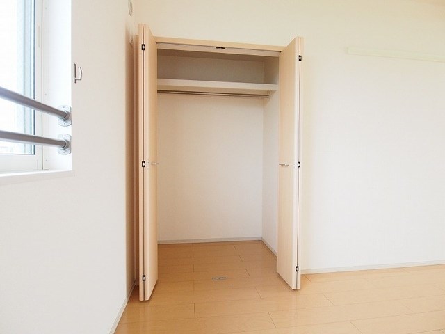 フラワーヒルズ 収納