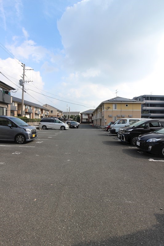 サンクラーズメゾン　A棟  駐車場