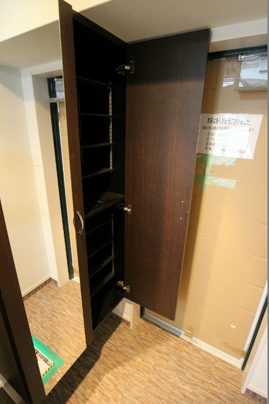 リクシア足原 玄関