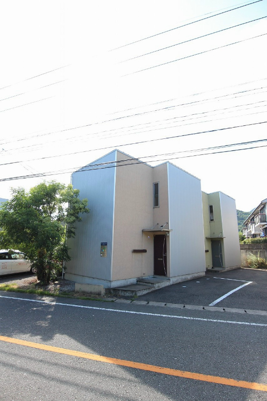 アコールHATA オール電化、人気デザイナーメゾネットです。