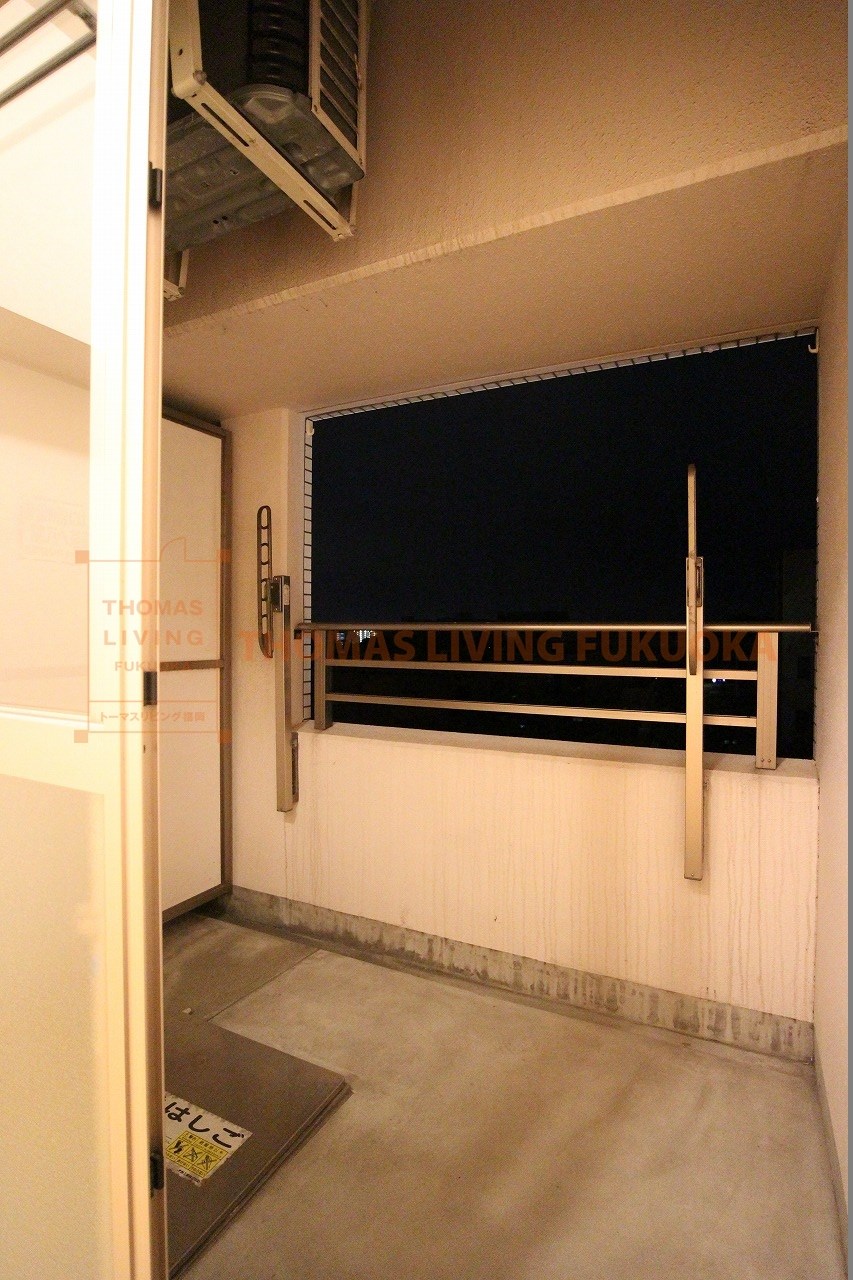 MDI SERENO JIYUGAOKA 屋根付きのベランダです。