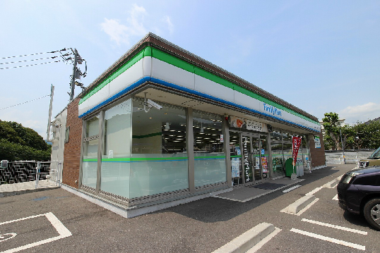 クリスマスローズⅡ ﾌｧﾐﾘｰﾏｰﾄ 小倉葛原本町六丁目店