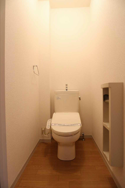 グリーンビレッジ湯川ⅡA棟 ウォシュレットも完備しています。