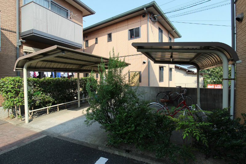 咲ら坂Hi！　H棟  屋根付きの駐輪場です。