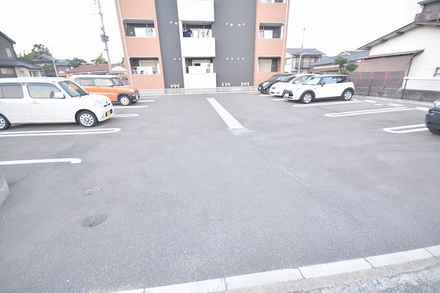 アメニティ下石田Ⅱ  駐車場