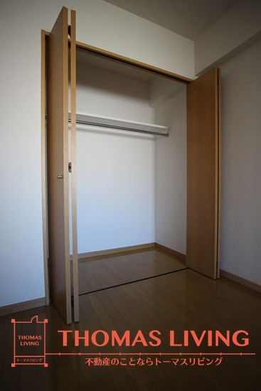 ニューシティアパートメンツ南小倉 Ⅰ 奥行のある収納です。