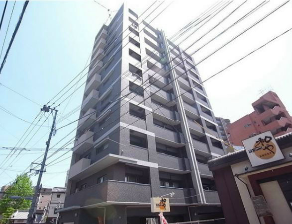 人気エリアに建つオートロック付マンションです。