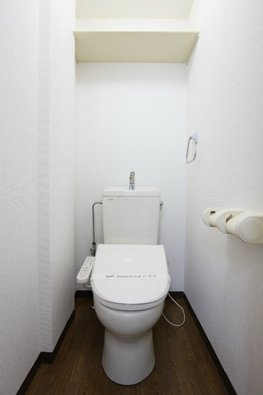 エトワール・HANDA壱番館 ※別号室の写真になります。温水洗浄便座付きです。