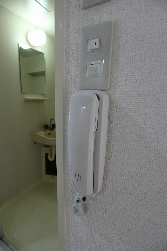 ヴィレッジ皆好園 インターホンで外部の方と対応可能
