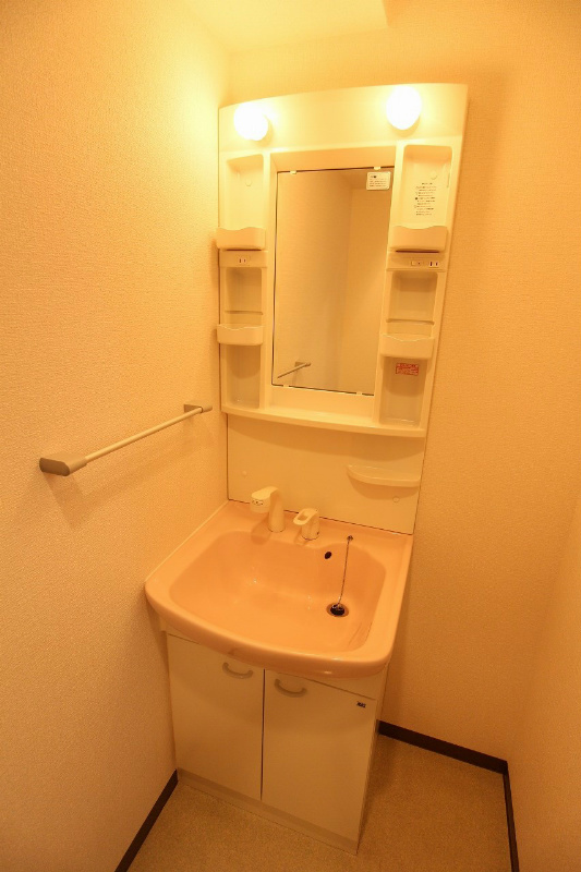 雅ビル シンプルな洗面台。