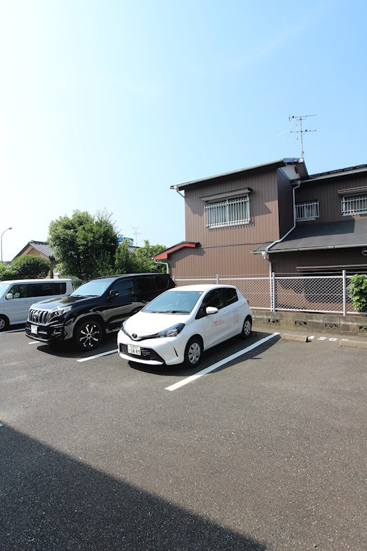 コーポ横代　A棟 敷地内に駐車場有り。