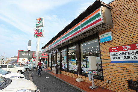 アヴェニールアージュ　D棟  ｾﾌﾞﾝｲﾚﾌﾞﾝ 小倉横代店