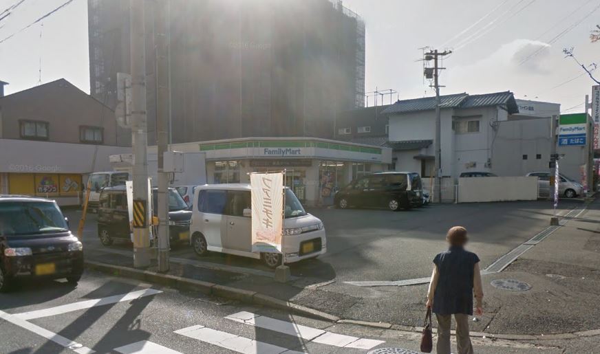 アーバン十字路 A棟 ﾌｧﾐﾘｰﾏｰﾄ 八幡産医大通り店
