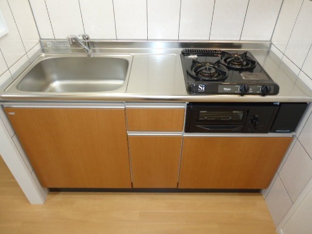セブンヒルズ ※別号室の写真です。2口コンロのキッチンです。