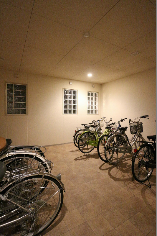 アイランドコート別院 駐輪場はオートロックの中にあります。屋根付き。