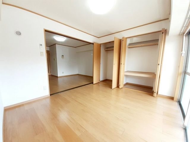 エス・テイト外園 ※別号室の写真です。