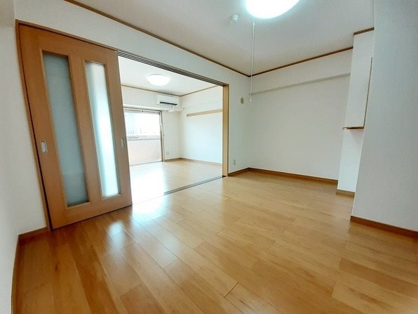 エス・テイト外園 ※別号室の写真です。