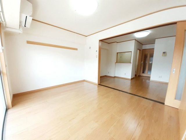 エス・テイト外園 ※別号室の写真です。