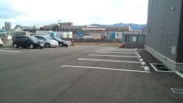 J・サクレ葛原Ⅰ 駐車場
