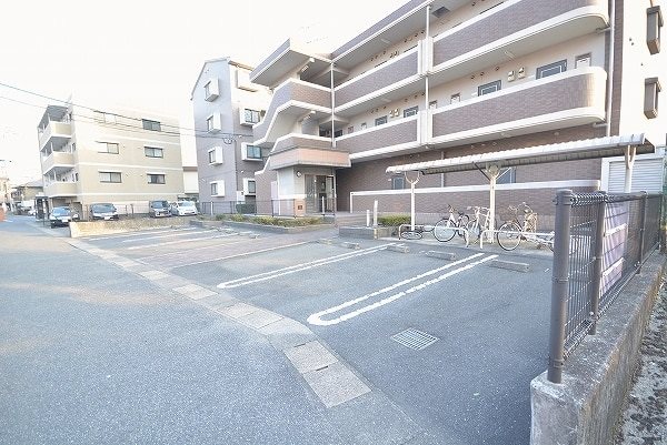 プレンティⅡ  駐車場