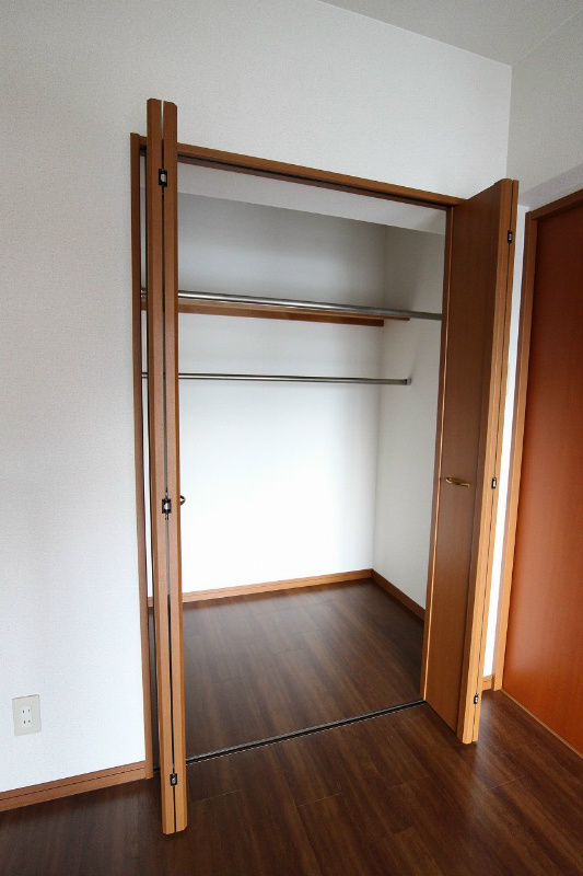 シャトーK葛原 収納は全部屋にあり、大容量です。