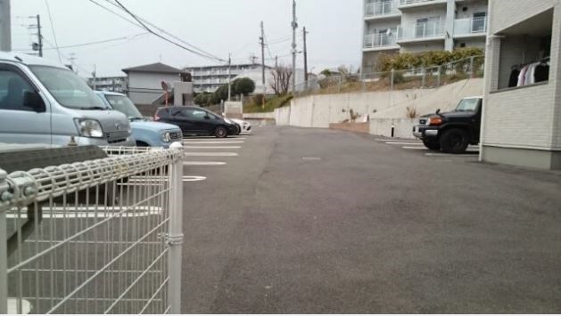 フレッシュリー　A棟 出入りのしやすい駐車場です。