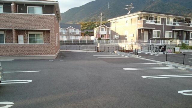 メゾン タウルス　Ⅰ 駐車場