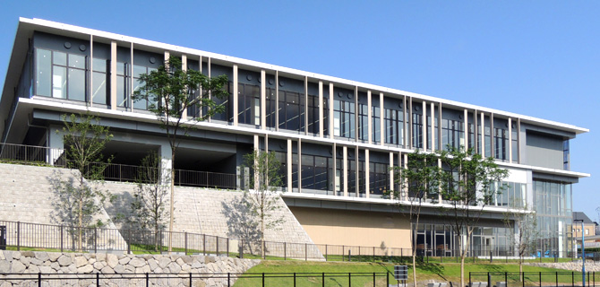 シェアンジュ21 北九州市立八幡図書館