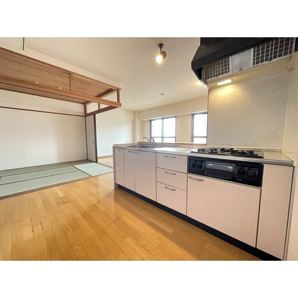 サンクス光 ※別部屋の写真になります。