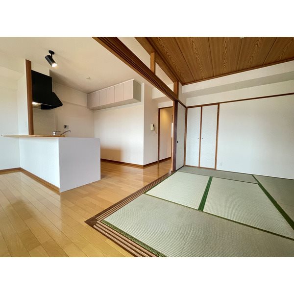 サンクス光 ※別部屋の写真になります。
