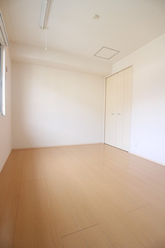 サンクラーズメゾン　A棟  ※別号室の部屋になります。