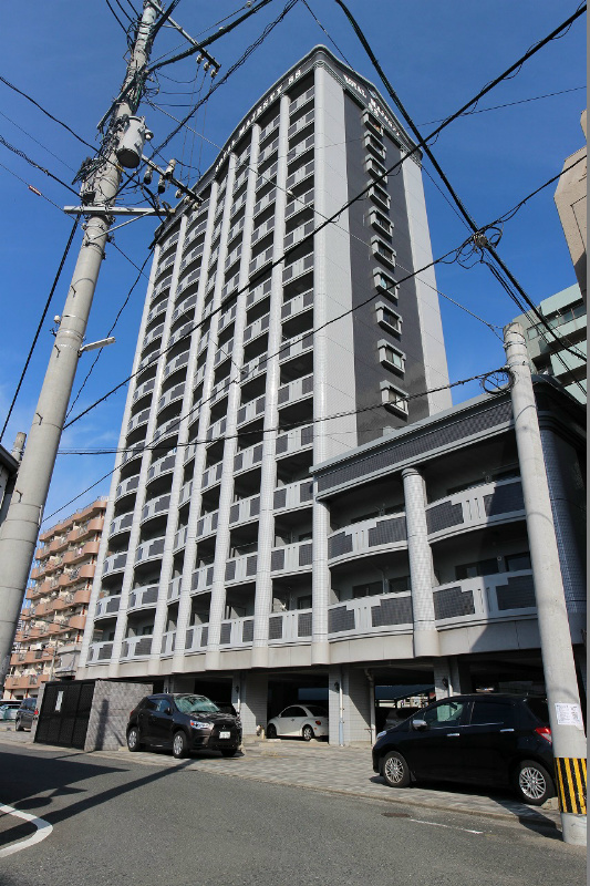 ロイヤルマジェスティ 三萩野駅まで徒歩7分の便利な立地です