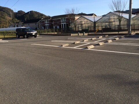 サンフラワー・アべニュー　A棟 駐車場