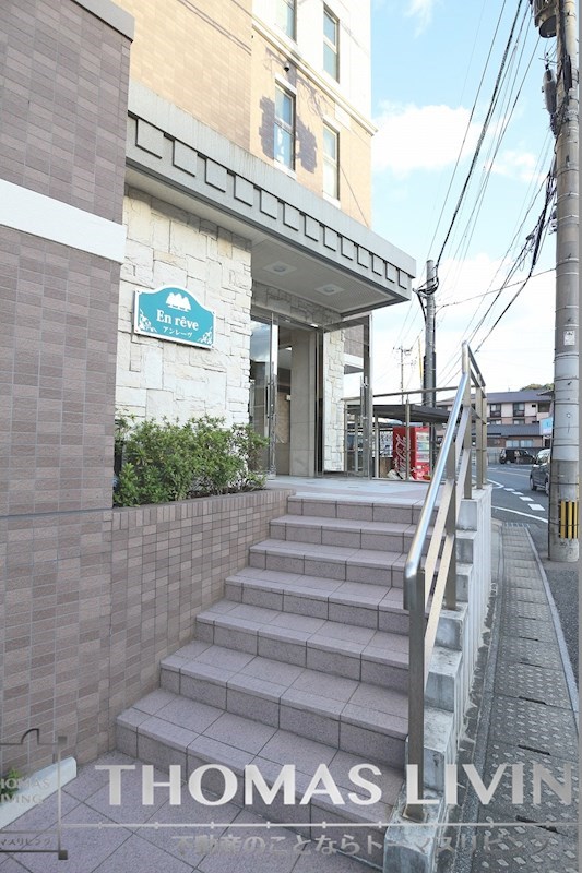 アン・レーヴ エントランス