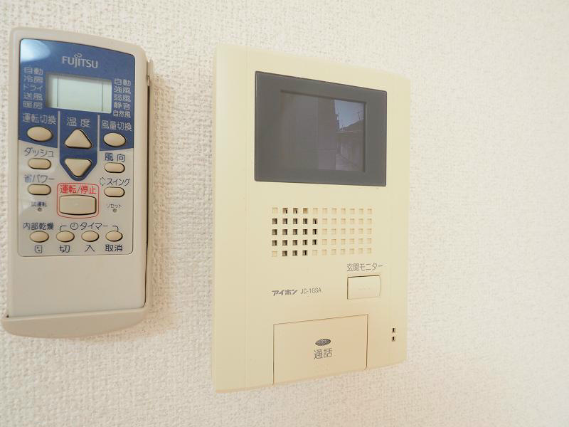 サンレミ葛原 A棟  ※別号室の写真です。安心のモニターホンです。