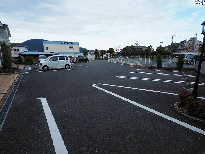 グランディールⅠ番館 駐車場