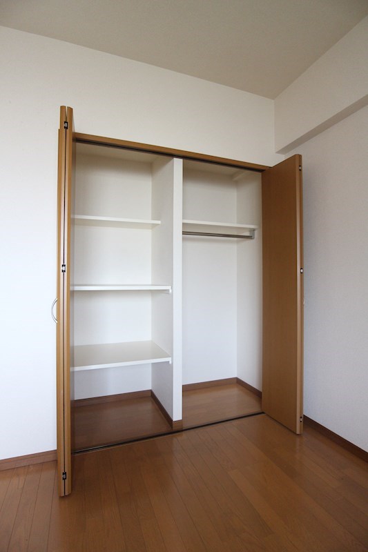 エクセレントリッチ伊崎 奥行きのある収納です。
