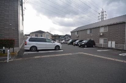 ドゥーアヴニール　Ｂ棟 駐車場