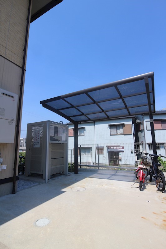 グランツ葛原 すぐ横にあります。