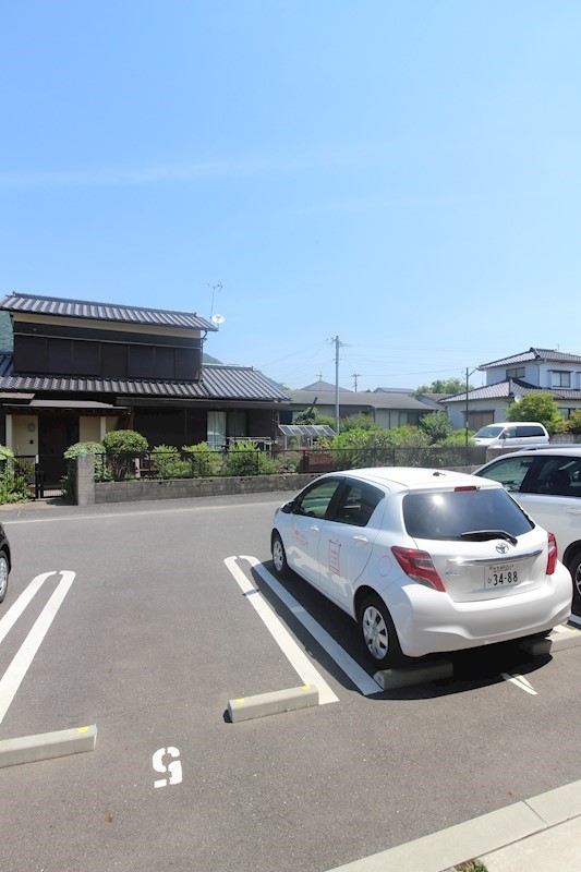 グランツ葛原 駐車場