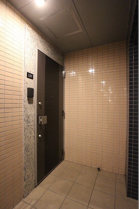福岡県北九州市戸畑区新池１丁目 玄関