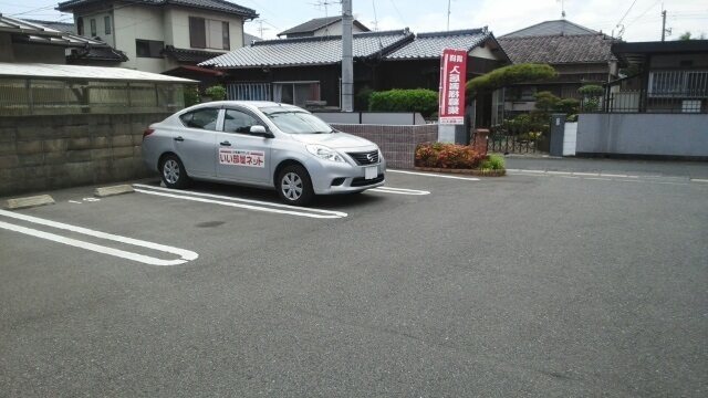 エール湯川　Ｂ棟  駐車場