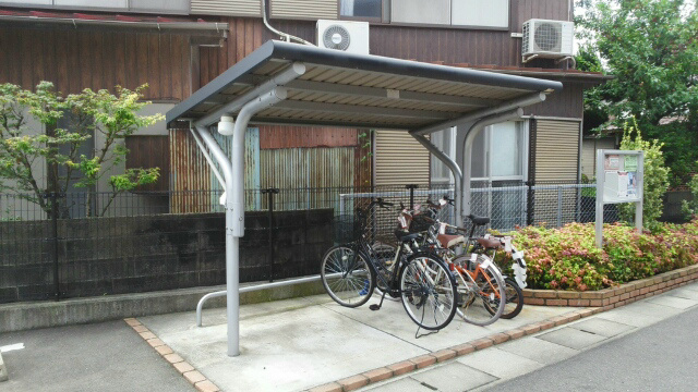 エール湯川　Ｂ棟  駐輪場