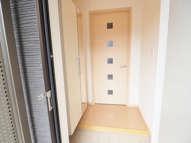 エール湯川　Ｂ棟  ※別号室の写真です。