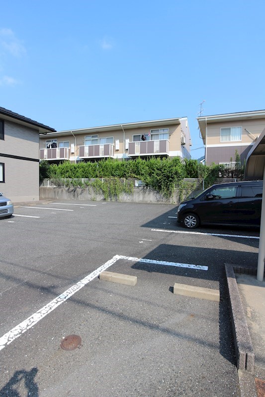 グレイス上吉田B棟 とめやすい駐車場です。