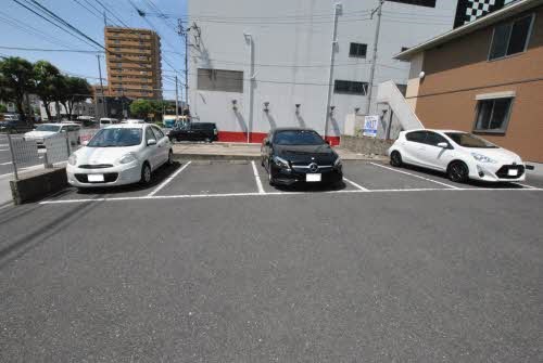 ヴァン・シャトーＮ＆Ｍ 駐車場