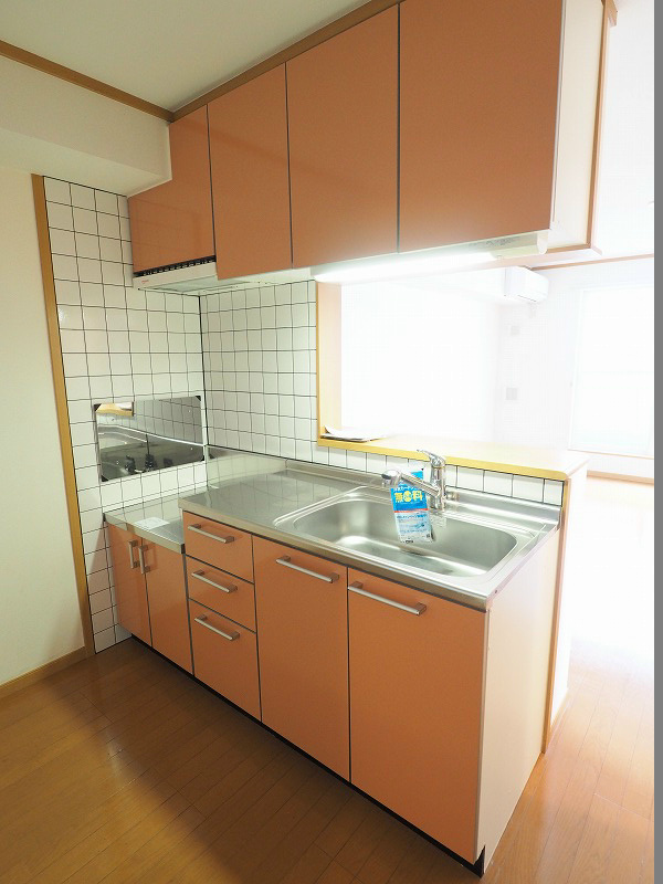サンシャインブリッジ お部屋の様子もTVも観ながらお食事の支度を♪