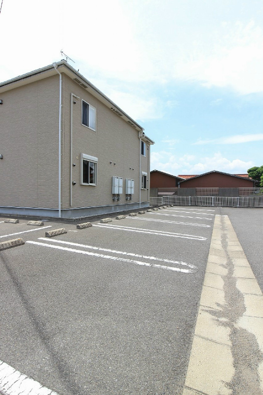 ソレイユ元町 Ａ棟 駐車場