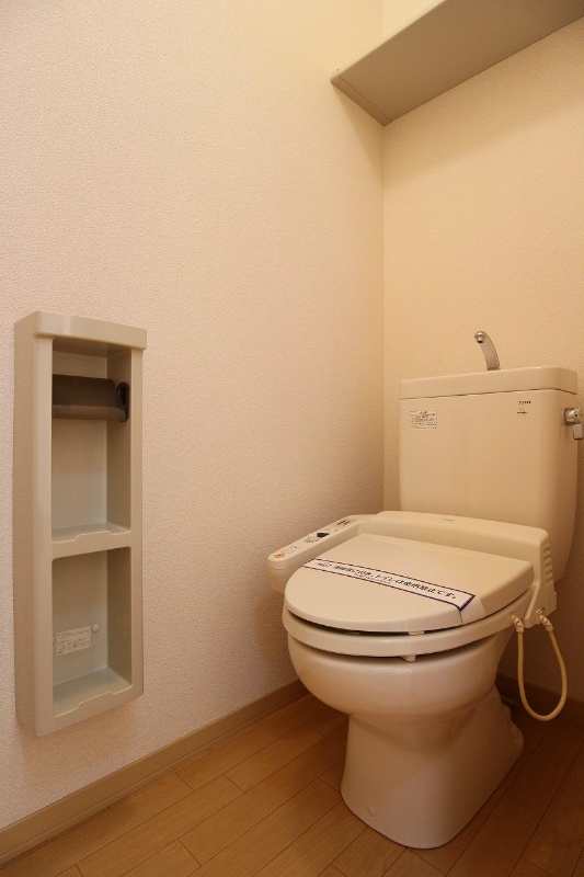 グランディール愛3  温水洗浄便座付きです。